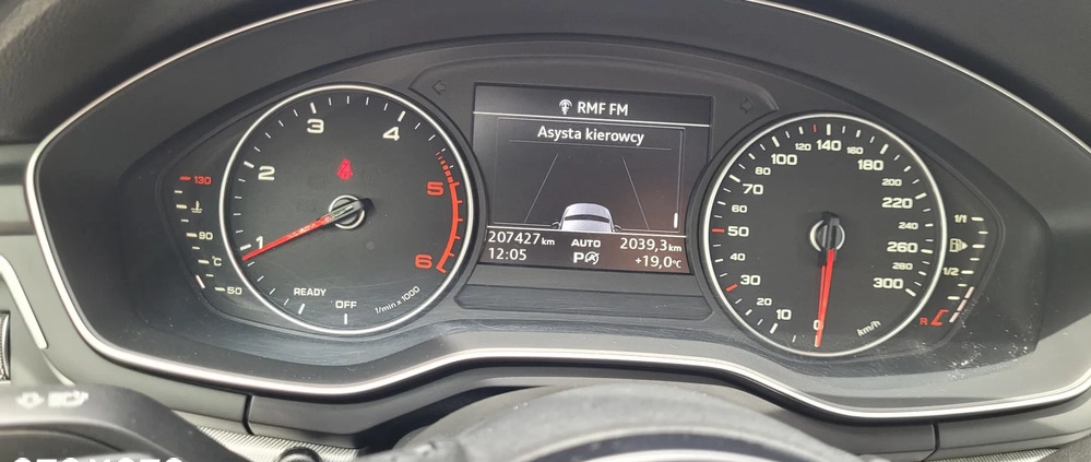 Audi A4 cena 65000 przebieg: 207000, rok produkcji 2016 z Gorlice małe 326